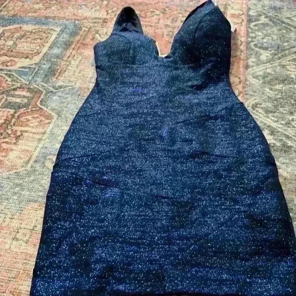 Honey and Rosie gorgeous dress - Picture 1 of 6